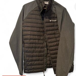 Columbia Men's Puffer Jacket in Black and Gray